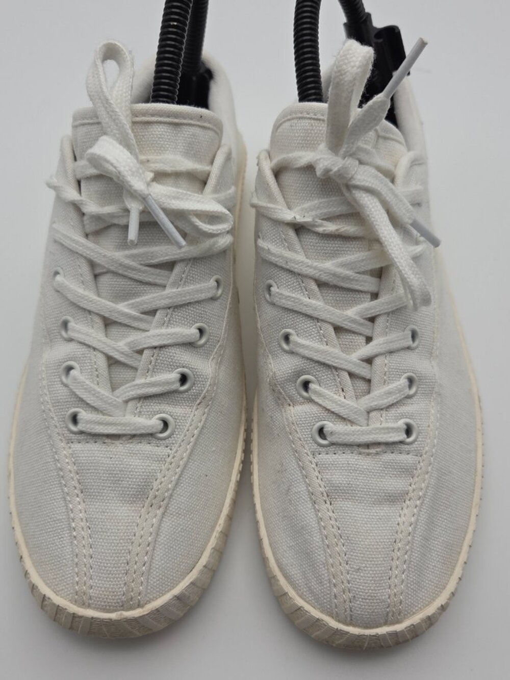 Tretorn All-White Low-Top Canvas Sneakers Size 8 - Picture 5 of 8
